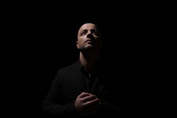 Penyanyi Maher Zain merilis dua singel religi pada Ramadhan tahun ini.