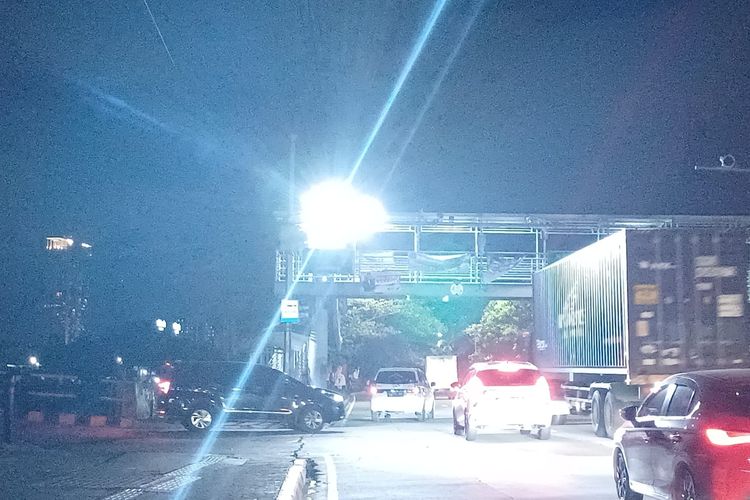 ETLE yang silau ganggu pengendara di Jalan Daan Mogot, Cengkareng, Jakarta Barat. 