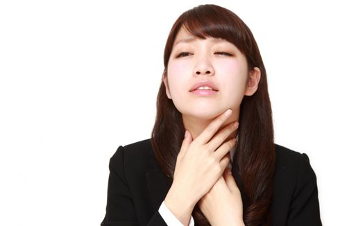 Cara Mudah Mengatasi dan Mencegah Radang Tenggorokan