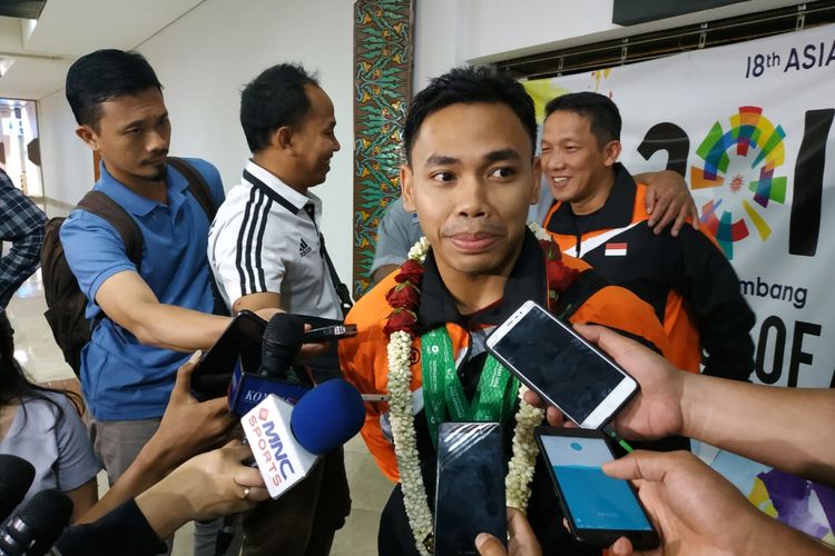 Atlet angkat besi Indonesia, Eko Yuli, tiba di Indonesia setelah mengikuti kejuaraan dunia di Ashgabat, Turkmenistan, Rabu (7/11/2018) petang.