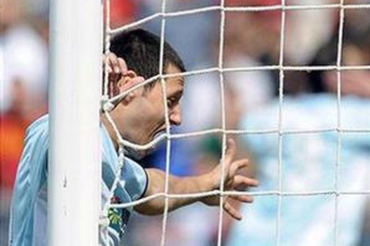 Mauro Zarate semakin tajam dan matang.