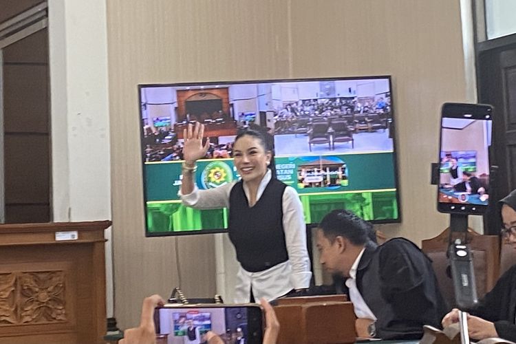 Nikita Mirzani Dituntut 11 Tahun Penjara dan Denda Rp 2 Miliar di Kasus Pemerasan