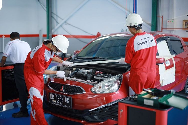 Untuk mengembalikan kondisi mobil Anda tetap kinclong usai Lebaran, PT Mitsubishi Motors Krama Yudha Sales Indonesia (PT MMKSI) menghadirkan program spesial bertajuk ?Kilau Lebaran?. 