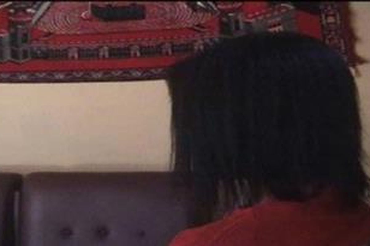 Keluarga dan dua korban perkosaan desak pelaku segera dipecat agar korban berikutnya tidak semakin bertambah.