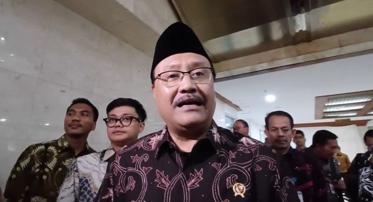 Gus Ipul Pastikan Bansos dari Kemensos Disalurkan Sesuai Jadwal