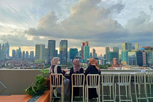 Cara ke Rooftop Tanjakan 13 di Kuningan City, Bisa Naik Transjakarta