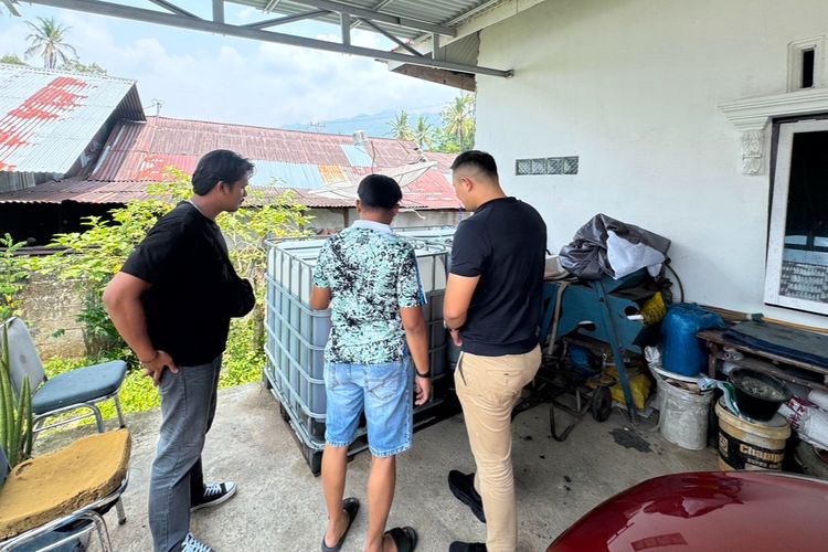 Polres Solok Selatan Sita 2 Ton Solar Subsidi, Diduga Dimanfaatkan Kontraktor Proyek Pemerintah