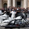 BMW R 18 Transcontinental Ditandatangani Paus Leo XIV, akan Dilelang