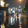 Jalan Stadion Sleman Lumpuh Terendam Banjir, Pengendara Diminta Putar Balik
