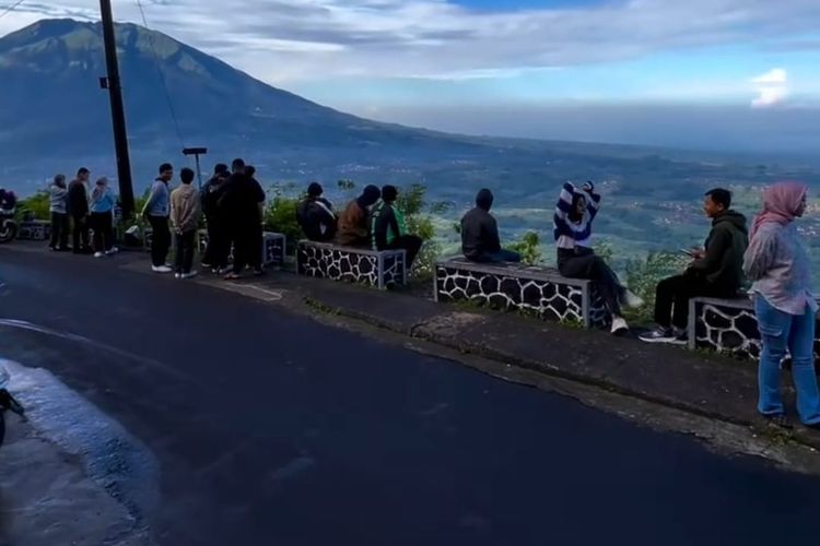 Menikmati Kesejukan Gunung Telomoyo Sebelum Kembali ke Rutinitas Pekerjaan