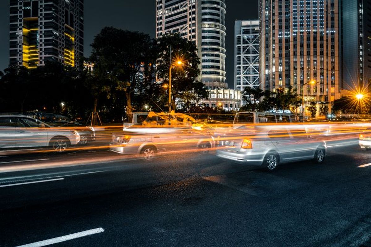 Ilustrasi macet di jalan raya. Moda transportasi di jalan bisa menyebabkan bising.