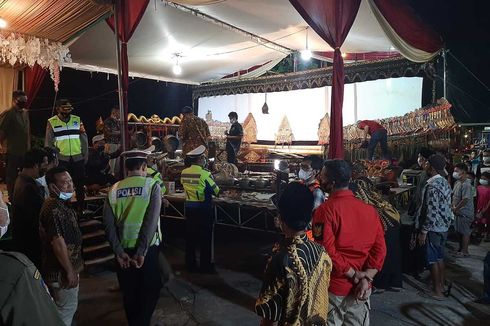 Gelar Pertunjukan Wayang Kulit, Khitanan Putra Kades di Sidoarjo Dibubarkan