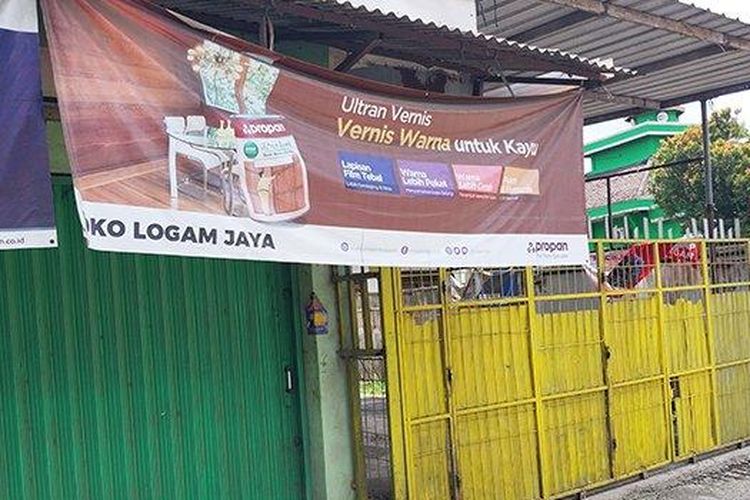 Ruko Logam Jaya milik pelaku perampokan Bank Arta Bandar Lampung , Heri Gunawan.
