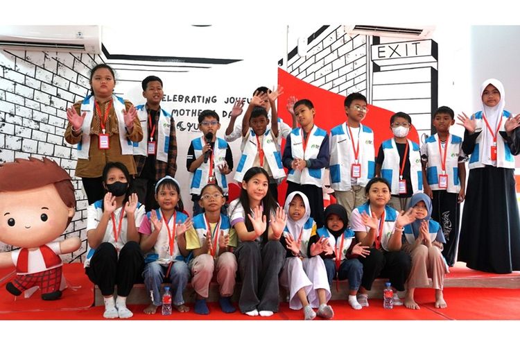 Keceriaan anak-anak pejuang kanker dan para ibu mewarnai perayaan Hari Ibu bersama YUMA, penuh tawa, semangat, dan kebersamaan. 