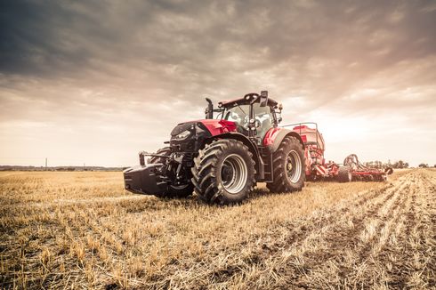 Ratusan Petani Ceko Demo ke Pusat Kota Naik Traktor