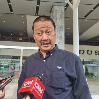Direktur Utama Garuda Indonesia Irfan Setiaputra saat ditemui di Gedung DPR, Jakarta, Rabu (15/11/2023).
