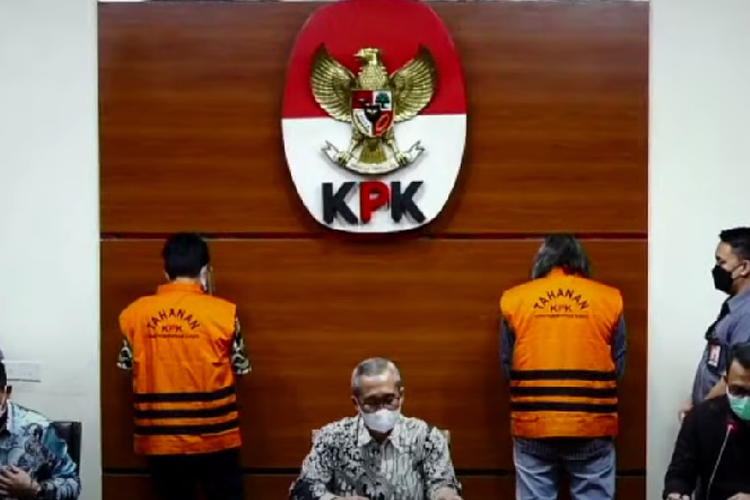 Komisi Pemberantasan Korupsi (KPK) menahan dua konsultan pajak PT Gunung Madu Plantations (GMP), Aulia Imran Maghribi dan Ryan Ahmad Ronas, Kamis (17/2/2022).