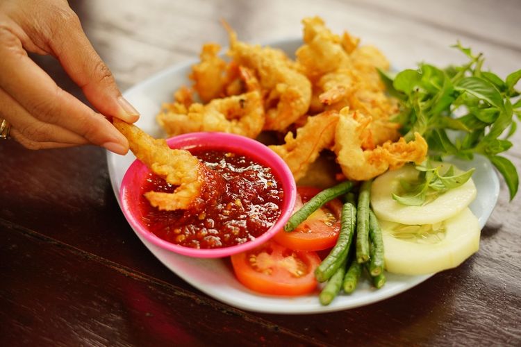 Ilustrasi udang goreng kremes.