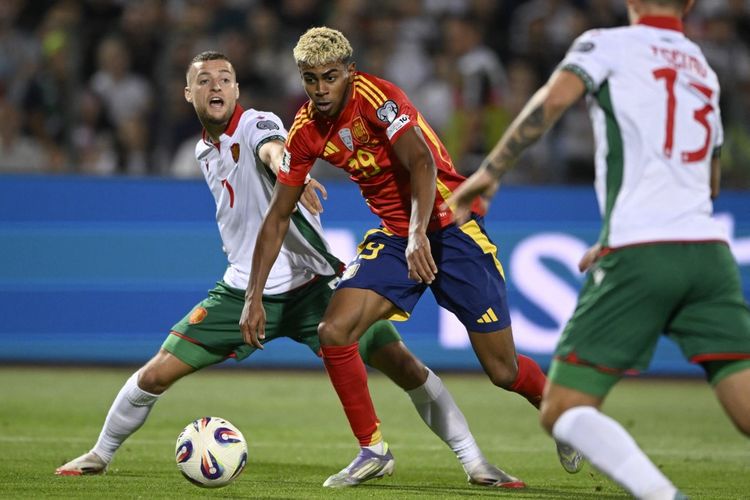 Penyerang Spanyol Lamine Yamal beraksi pada laga kualifikasi Piala Dunia 2026 antara Bulgaria dan Spanyol, di stadion Vassil Levski di Sofia pada 4 September 2025.