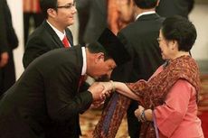 Dapat Ucapan Selamat Dilantik Jadi Kepala BIN, Budi Gunawan Cium Tangan Megawati