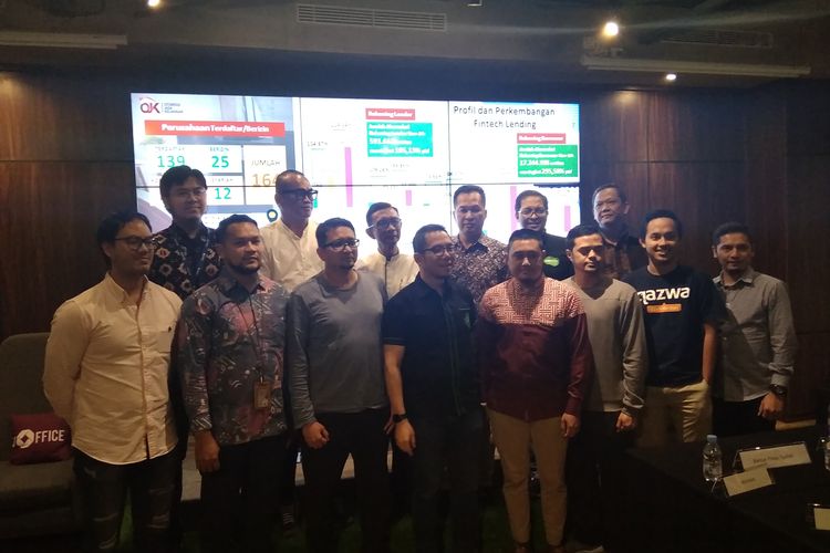 Diskusi bersama 12 platform yang terdaftar dalam fintech P2P (peer to peer) lending syariah di Gedung Centenial Tower, Selasa (14 Januari 2020).