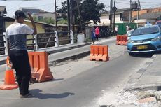 Jalan Ambles di Tegal Alur Sudah Satu Bulan Tak Diperbaiki