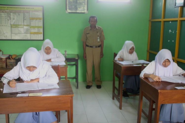 Materi Terlalu Panjang Siswa Tunarungu Kesulitan Kerjakan Soal Unpk