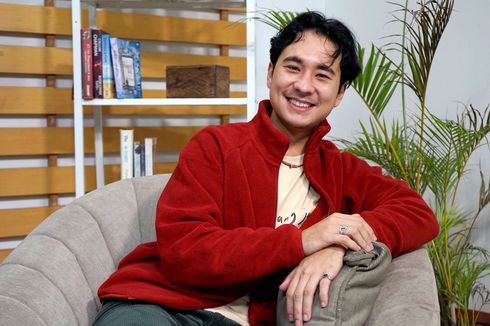 Pertama Kali Kerja Bareng Angga Sasongko, Jerome Kurnia: Dia Tahu Apa yang Dia Mau