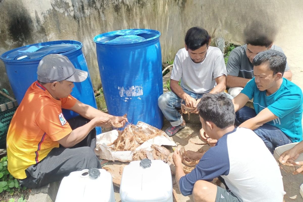 Tim Kegiatan Pengembangan Kawasan Desa Organik BBPPTP Medan melakukan pembinaan hingga pendampingan kepada pekebun untuk meningkatkan produksi dan produktivitas komoditas kopi organik
