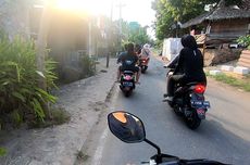 Kebiasaan Buruk Pengendara Motor di Indonesia, Ngobrol Sambil Jalan