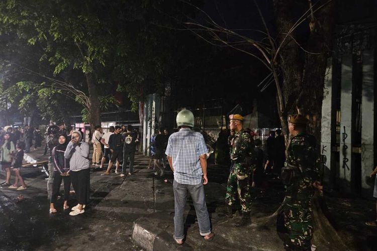 TNI Datang Amankan Demo Ricuh di Makassar, Polisi Masih Tak Terlihat
