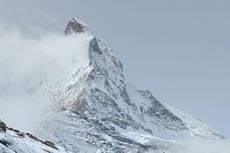 BERITA FOTO: Pendaki Indonesia Capai Base Camp Hoernlihuette di Gunung Matterhorn yang Indah
