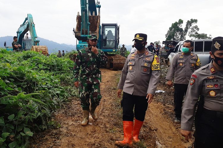 Kepolisian Resor Bungo berhasil mengeluarkan seluruh eskavator Penambangan Emas Tanpa Izin (PETI) dari lokasi penambangannya pada Rabu (3/2/2021) lalu.