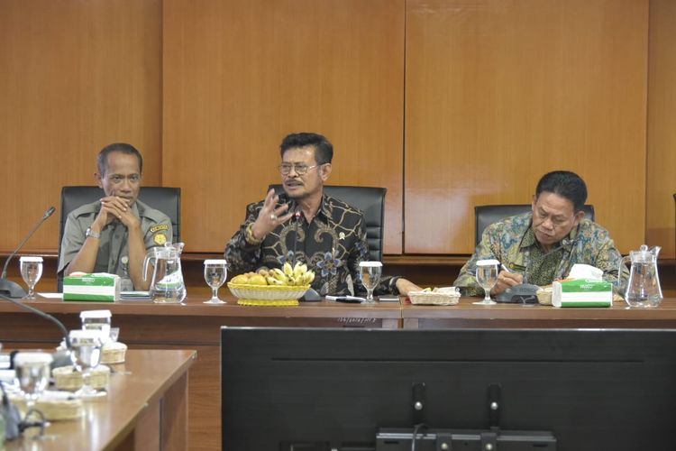 Menteri Pertanian Syahrul Yasin Limpo bertemu dengan para Kepala Dinas (Kadis) Ketahanan Pangan Provinsi se-Indonesia membahas langkah strategis berantas daerah rawan pangan di Kantor Pusat Kementerian Pertanian (14/11/2019).