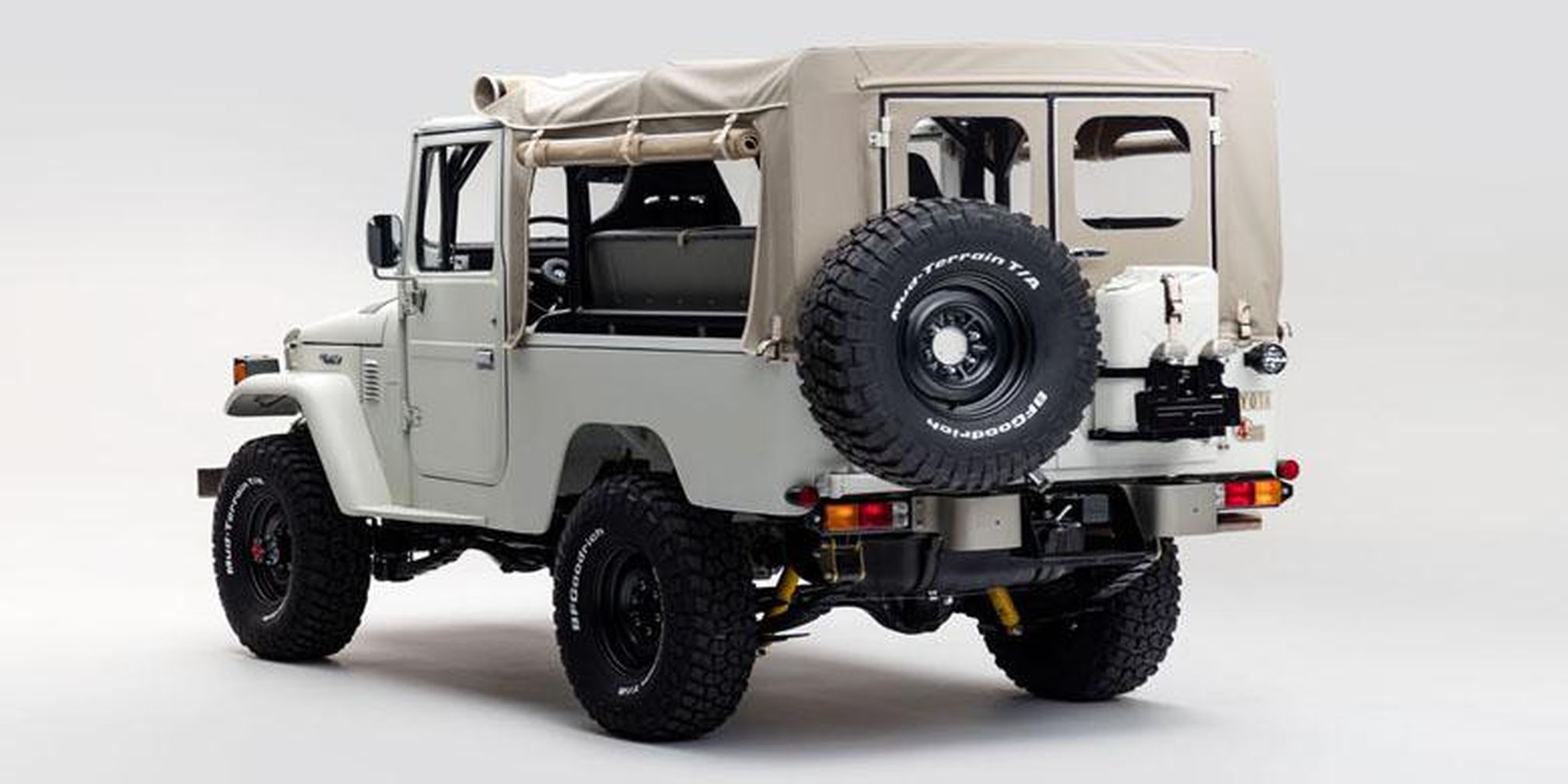 Legenda FJ43 Terlahir Kembali Di SEMA