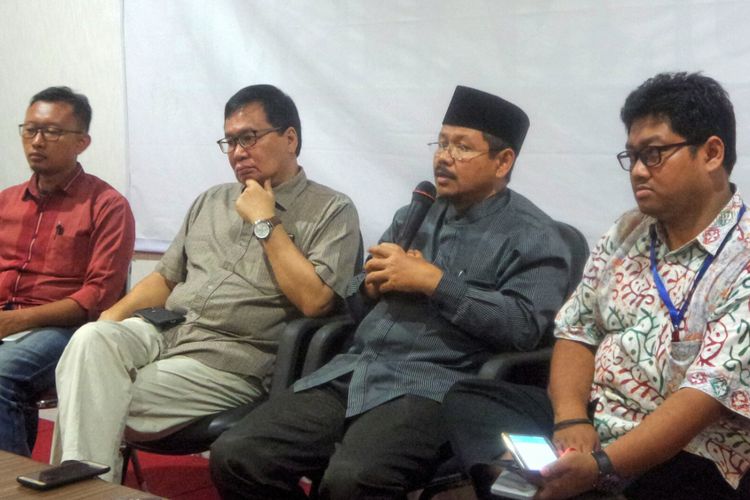 Juru Bicara Hizbut Tahrir Indonesia (HTI) Ismail Yusanto dalam sebuah diskusi di Maarif Institute, Tebet, Jakarta Selatan, Senin (22/5/2017). 