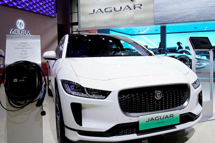 Merek mobil mewah asal Inggris Jaguar hanya akan menjual mobil listrik mulai tahun 2025.