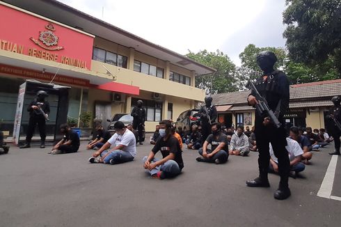 Polisi Amankan 30 Orang Bawa Tongkat Besi Geruduk Kantor BPR di Solo, Diduga Intimidasi Karyawan 