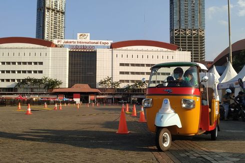 Jadi Sopir Bajaj Dadakan, Jajal Piaggio Ape City di IIMS Hybrid 2021