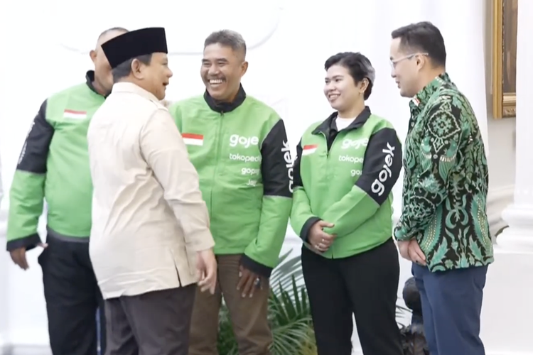 Presiden Prabowo bersama Mitra Driver Gojek