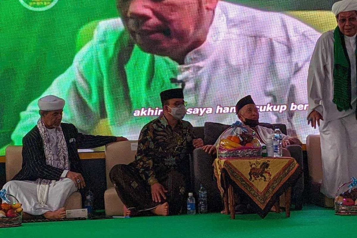 Gubernur DKI Jakarta Anies Baswedan saat menghadiri acara istigosah Haji Lulung dan hari lahir Ke-49 PPP di DPW PPP Jakarta Timur, Minggu (30/1/2022).