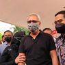 Penyanyi Iwan Fals Dampingi Istri Laporkan Kasus Pencemaran ke Polda Metro Jaya