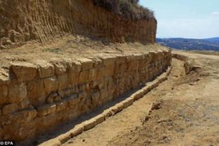 Arkeolog menemukan gundukan bangunan di wilayah Yunani. Diduga, bangunan tersebut merupakan makam Alexander Agung. 
