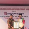 Warnai 24.349 Gapura dengan Merah Putih, Nippon Paint Raih Rekor Muri