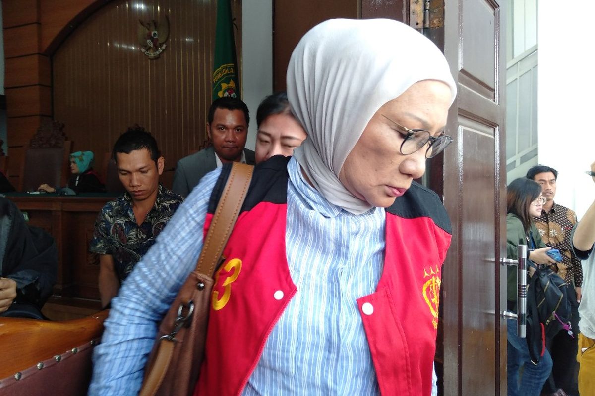 Ratna Sarumpaet usai menjalani sidang pembacaan replik di Pengadilan Negri Jakarta Selatan, Selasa (25/6/2019) 
