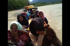 Kisah 13 Siswa Madrasah Aceh Arungi Sungai demi Ikut Simulasi Ujian