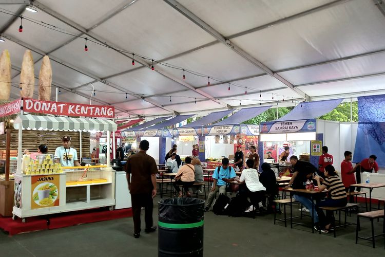 wisata kuliner di Pucuk Coolinary Jakarta Fair 2024 pada Rabu (12/6/2024)
