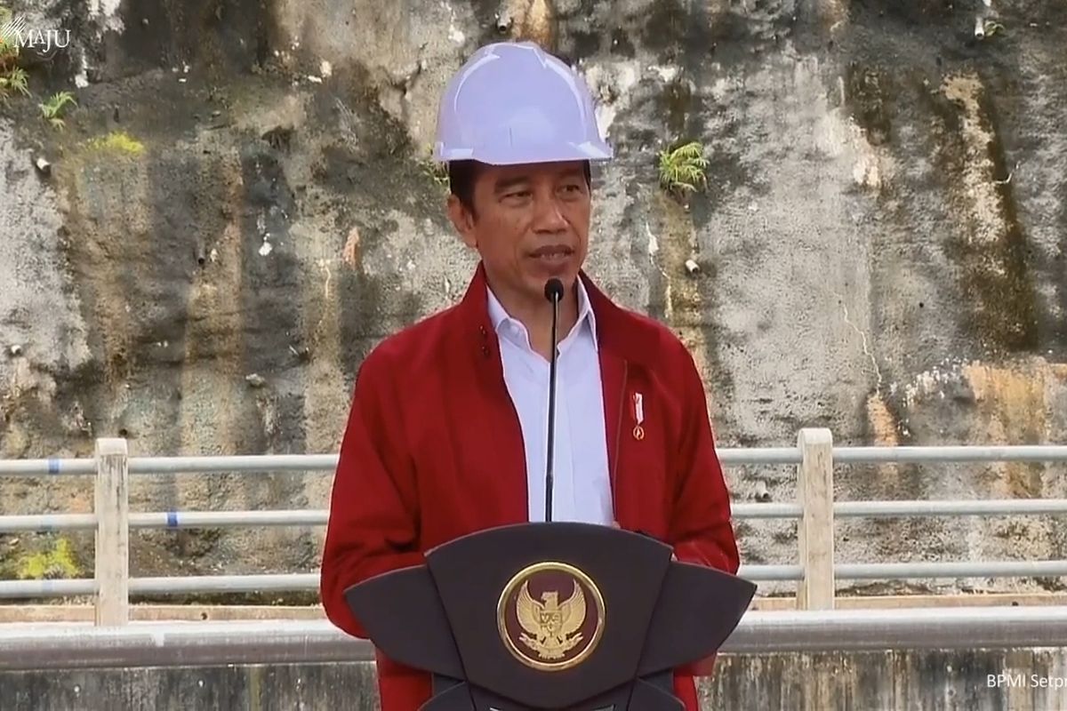 Foto tangkapan layar Presiden Joko Widodo meresmikan Bendungan Tapin di Kalimantan Selatan, Kamis (18/2/2021).