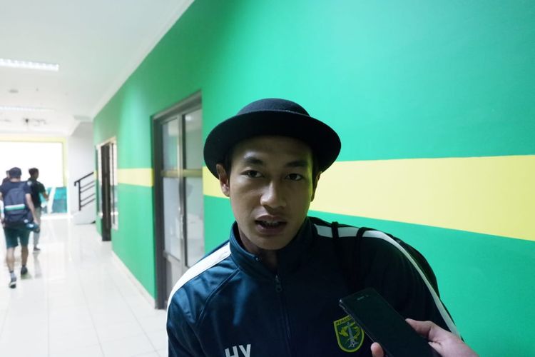 Bek Persebaya Surabaya, Hansamu Yama Pranata.