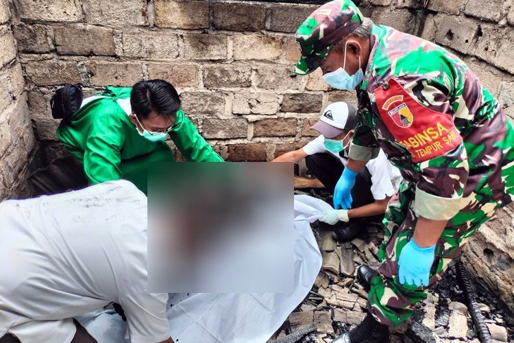 Satinah, nenek 58 tahun di Lumajang tewas terbakar bersama rumahnya.